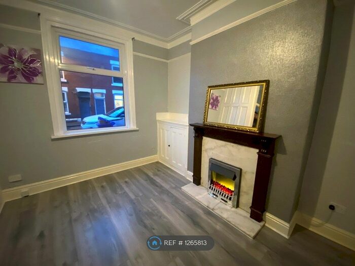 2 Bedroom Terraced House To Rent In Lime Grove, Denton, Manchester M34