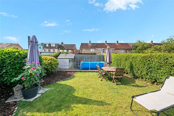 2 Bedroom Maisonette For Sale In Ash Grove, Harefield, Uxbridge, UB9