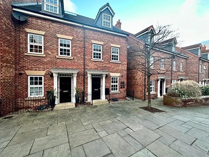 3 Bedroom Semi-Detached House To Rent In Hamilton Walk, Beverley, East Riding Of Yorkshi, HU17