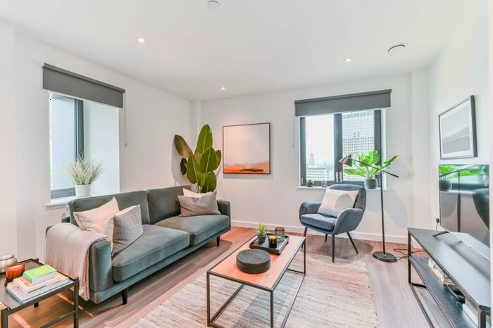 2 Bedroom Flat To Rent In College Road, Croydon, CR0