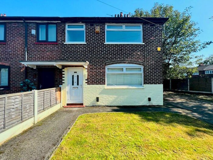 3 Bedroom End Of Terrace House To Rent In Caldervale Avenue, Chorlton, Manchester, M21