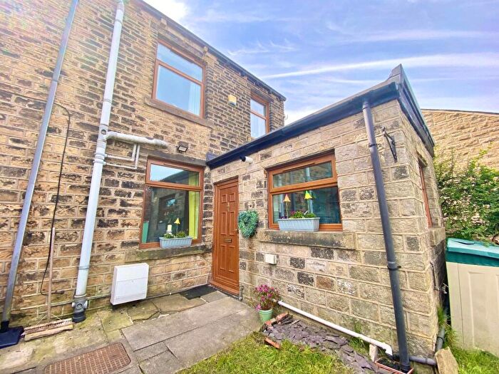 2 Bedroom End Of Terrace House For Sale In Crosland Hill Road, Huddersfield, HD4