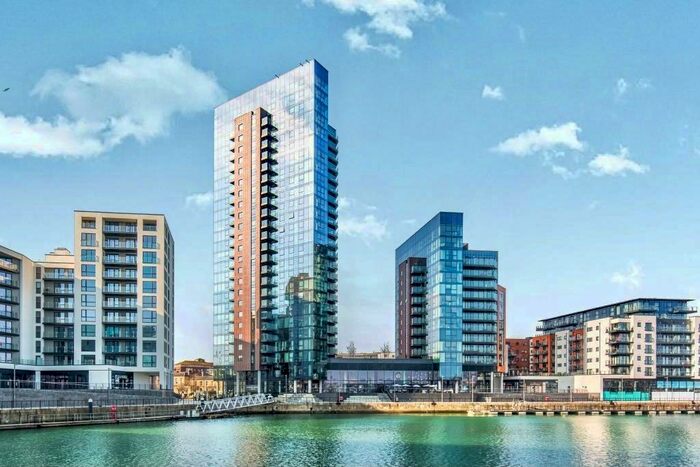 2 Bedroom Apartment To Rent In Hawkins Towers, Admirals Quay, Ocen Way, SO14