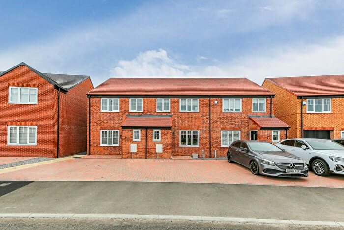 3 Bedroom Terraced House For Sale In Pinetree Drive, Camperdown, NE12