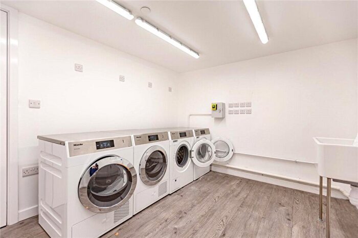 1 Bedroom Flat To Rent In Wallshut Wood, Bristol, BS16