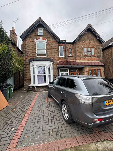 4 Bedroom Flat To Rent In Palmerston Road, London, E17