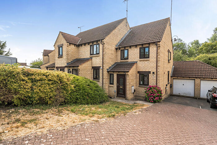 3 Bedroom End Of Terrace House For Sale In Roebuck Close, Royal Wootton Bassett, Royal Wootton Bassett, SN4