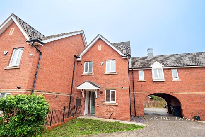 3 Bedroom Semi-Detached House To Rent In Kineton Way, Ryhope, Sunderland, SR2