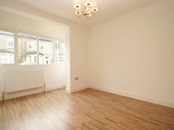 6 Bedroom Terraced House For Sale In Buckingham Road, London, E15