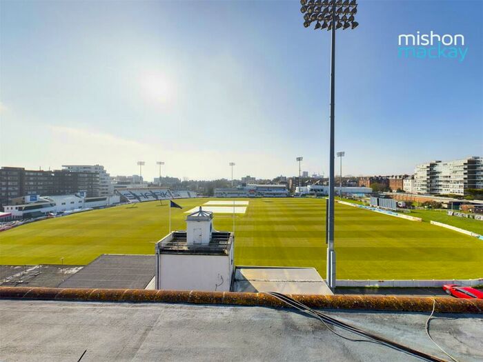 2 Bedroom Flat To Rent In Palmeira Avenue, Hove, BN3