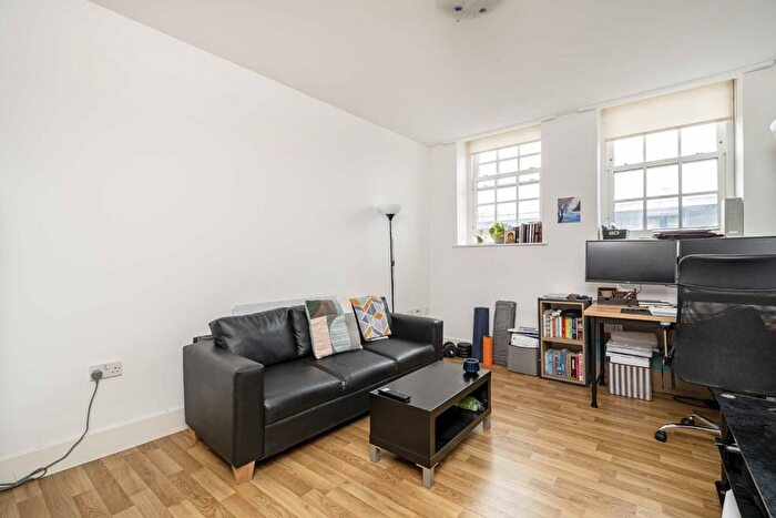1 Bedroom Flat To Rent In Regency Street, London, SW1P