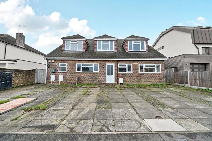 2 Bedroom Detached House For Sale In Granville Road, Sidcup, Kent, DA14