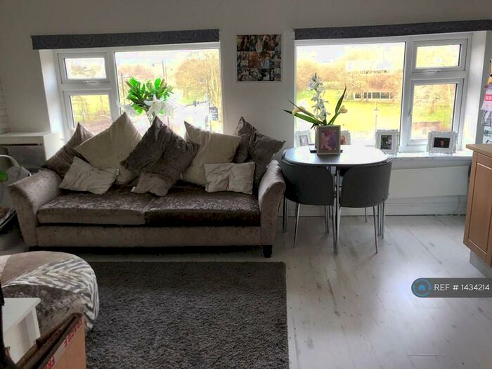 2 Bedroom Flat To Rent In Mill Road, Gillingham, ME7