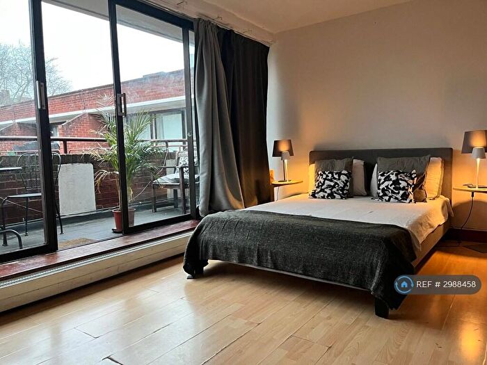 4 Bedroom Maisonette To Rent In Oakshott Court, London, NW1