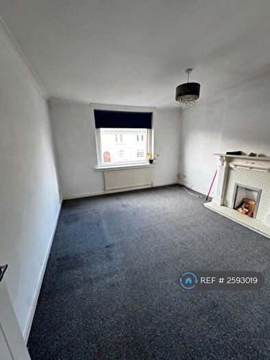 2 Bedroom Flat To Rent In Bentfoot Road, Overtown, ML2