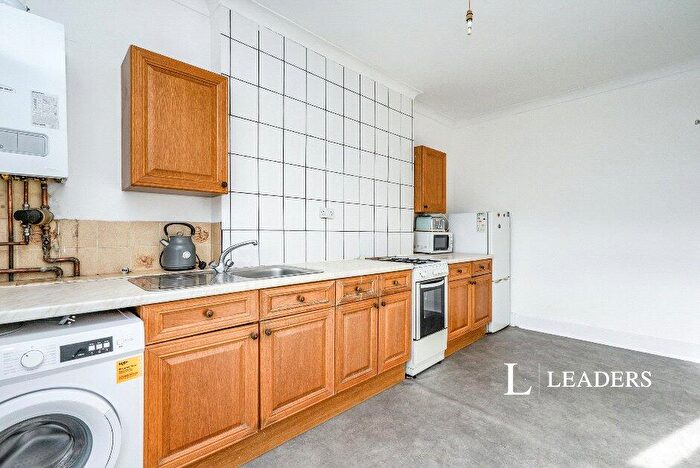 House For Sale In Elphinstone Road, Southsea, Hampshire, PO5