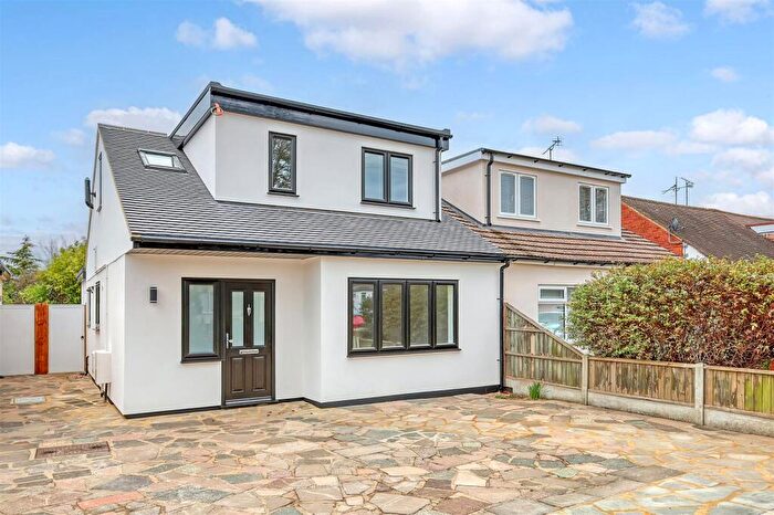 3 Bedroom Semi-Detached House To Rent In Bohemia Chase, Leigh-On-Sea, SS9