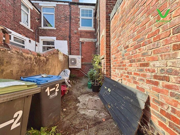 2 Bedroom Flat To Rent In Shirley Terrace, Evenwood, DL14