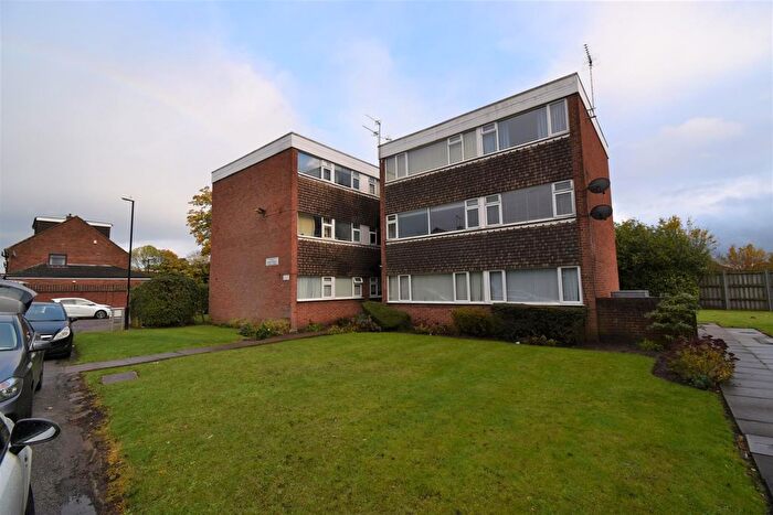 2 Bedroom Flat To Rent In Pleydell Close, Coventry, CV3