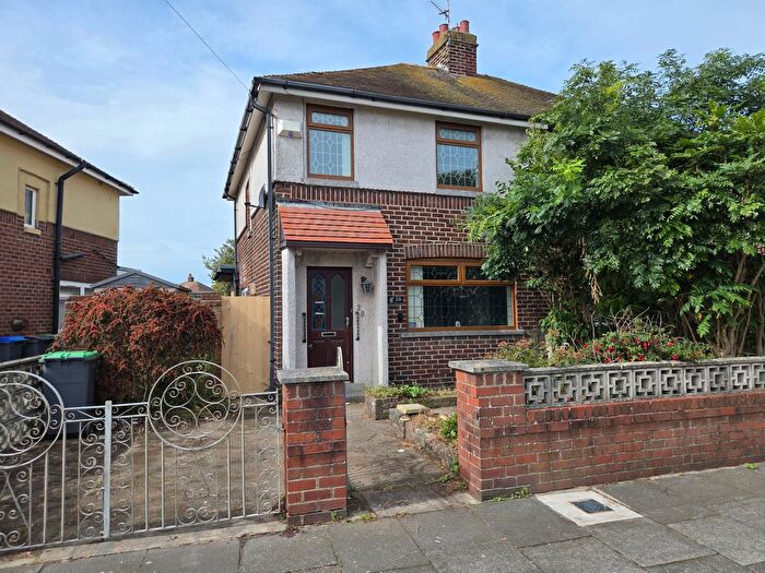 3 Bedroom Semi-Detached House For Sale In Kingsmede, Blackpool, FY4