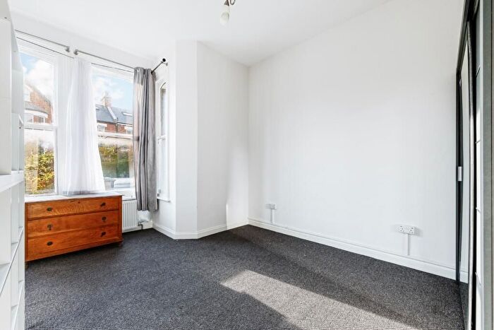 1 Bedroom Flat To Rent In Cumberland Park, W3