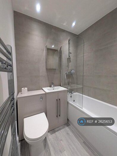 2 Bedroom Terraced House To Rent In Hope Street, Macclesfield, SK10