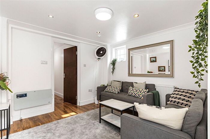 4 Bedroom End Of Terrace House To Rent In Grove Crescent Road, London, E15