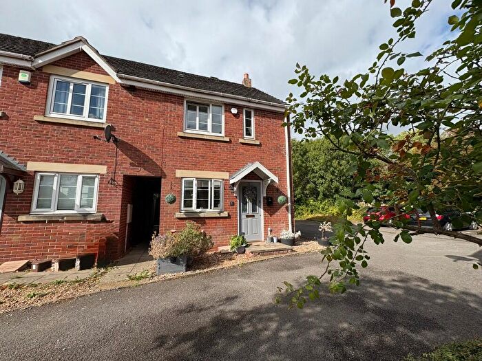 2 Bedroom End Of Terrace House For Sale In Sedgemoor Court Daventry Northamptonshire, NN11