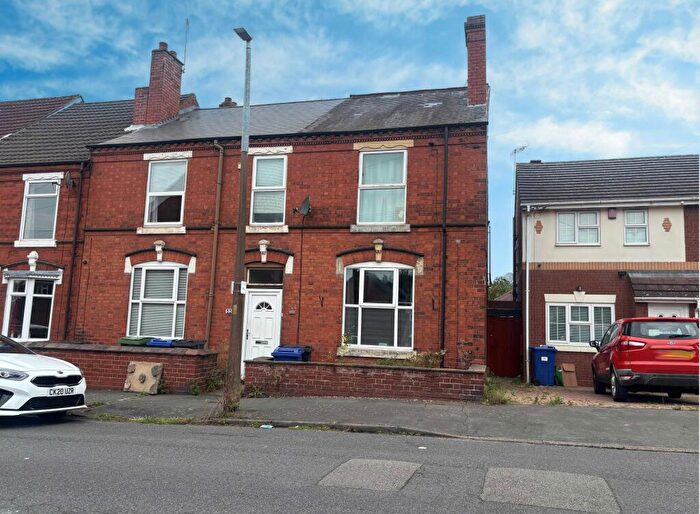 3 Bedroom End Of Terrace House For Sale In Gill Street, Dudley, West Midlands, DY2