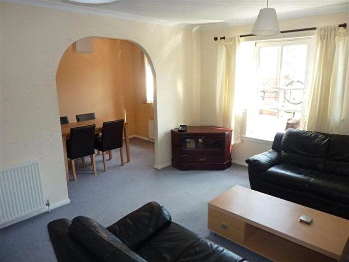 3 Bedroom Flat To Rent In Hopetoun Street, Edinburgh, EH7