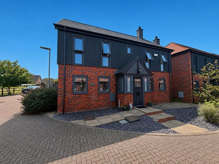 5 Bedroom Detached House For Sale In Newark Court, Hempsted, GL2
