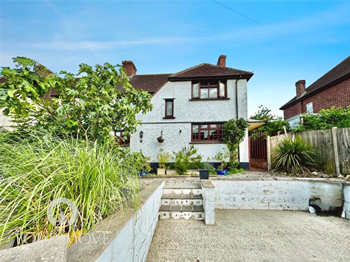 4 Bedroom End Of Terrace House For Sale In Saxon Place, Horton Kirby, Dartford, Kent, DA4