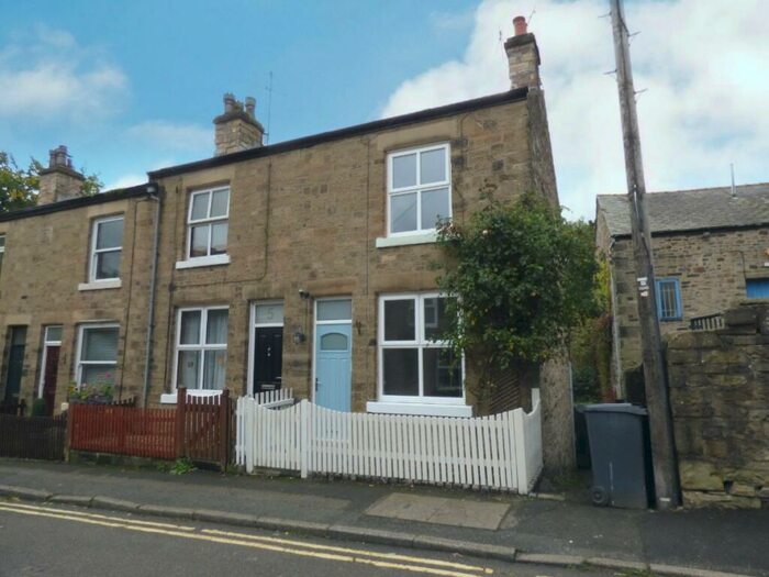 2 Bedroom House To Rent In Bridge Street; Whaley Bridge., SK23