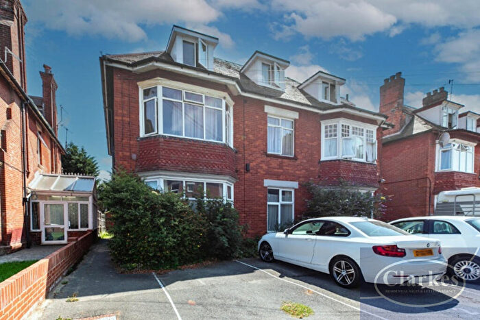 3 Bedroom Apartment For Sale In Crabton Close Road, Bournemouth, BH5