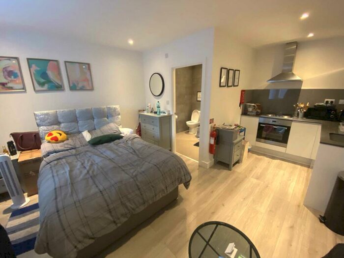 Studio To Rent In Headstone Road, Harrow, HA1