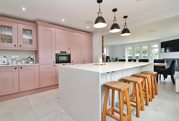 5 Bedroom Detached House For Sale In Burnetts Lane, West End, SO30