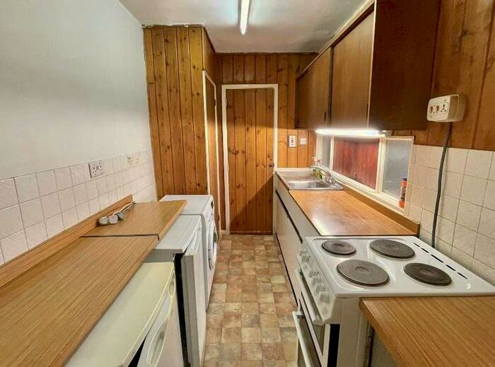 Apartment To Rent In Colleton Drive, Twyford, RG10