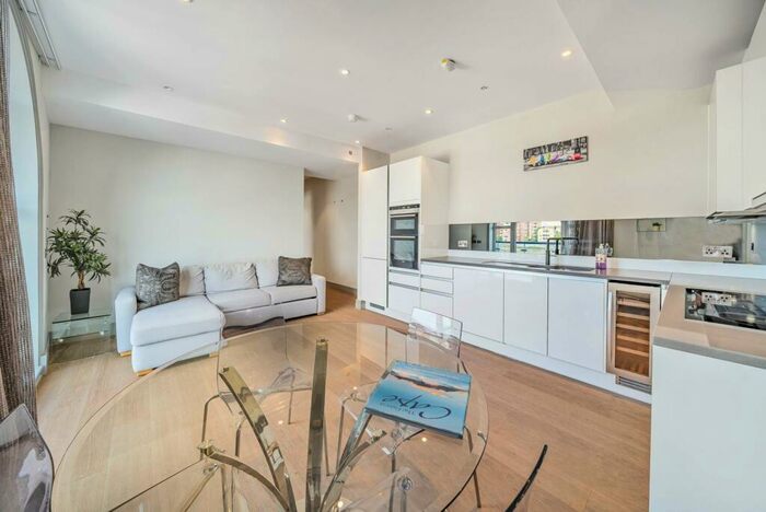 2 Bedroom Flat To Rent In Ivory House, Plantation Wharf, Battersea, London, SW11