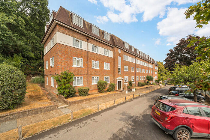 3 Bedroom Apartment To Rent In Sudbury Hill, Harrow, HA1