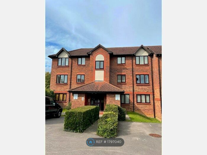 1 Bedroom Flat To Rent In Littlebrook Avenue, Burnham, SL2