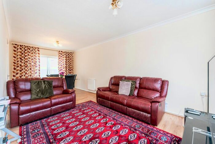 3 Bedroom Terraced House To Rent In Hetherington Close, Slough, SL2