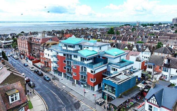 2 Bedroom Flat For Sale In St Clements Gate, Broadway, Leigh-On-Sea, SS9