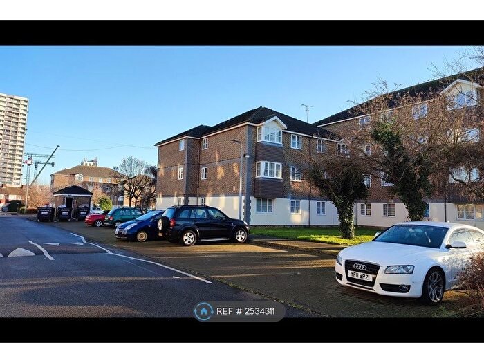 1 Bedroom Flat To Rent In Tennyson Close, London, EN3