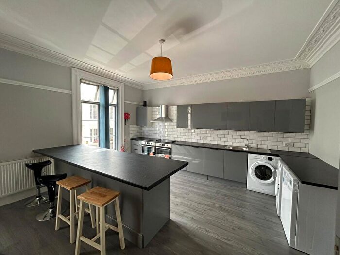 1 Bedroom Apartment To Rent In Room, Warwick Street, CV32