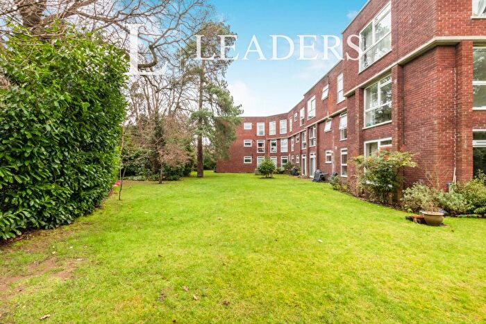 2 Bedroom Apartment To Rent In Queens Court, Ellesmere Road, KT13