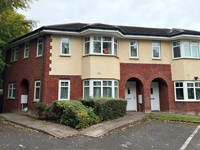2 Bedroom Maisonette For Sale In Bell Court, Birmingham, West Midlands, B31