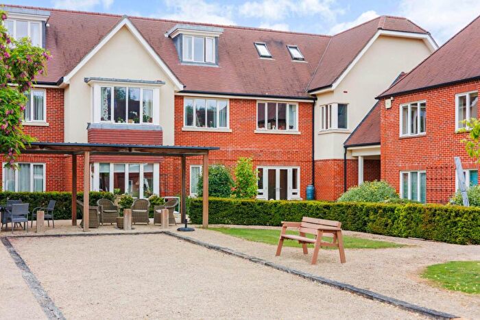 2 Bedroom Retirement Property For Sale In Hampshire Lakes, Yateley, GU46