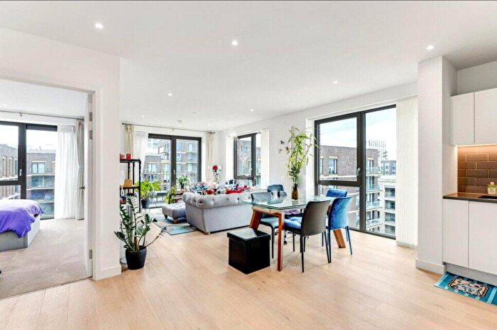 2 Bedroom Apartment To Rent In Pendant Court, Shipwright Street, London, E16