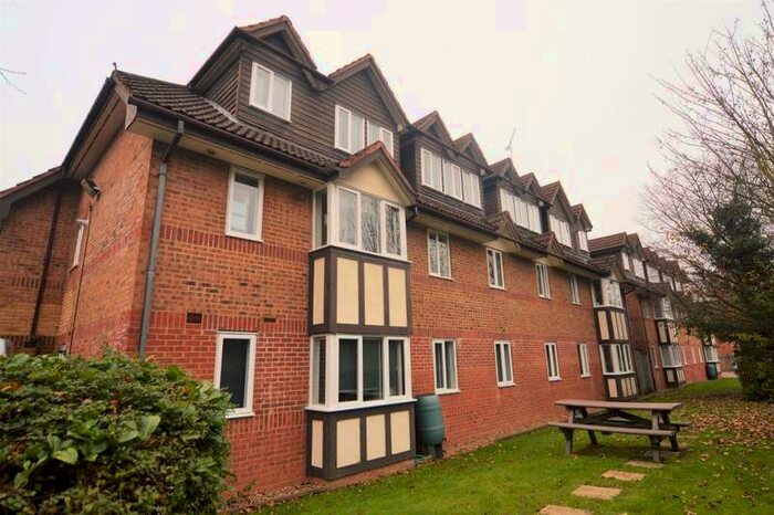 2 Bedroom Apartment To Rent In Everett Court, Watling Street, Radlett, WD7
