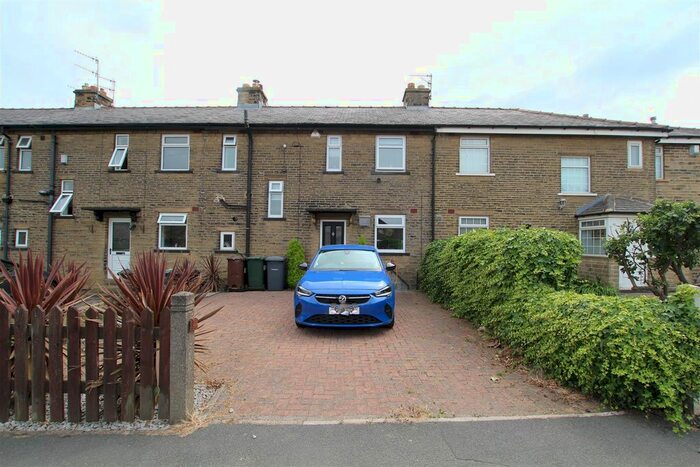 3 Bedroom Terraced House To Rent In The Avenue, Clayton, Bradford, BD14